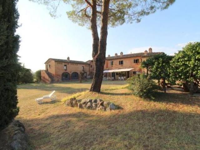 Colonica in vendita a Siena 650 mq Rif: 1418654