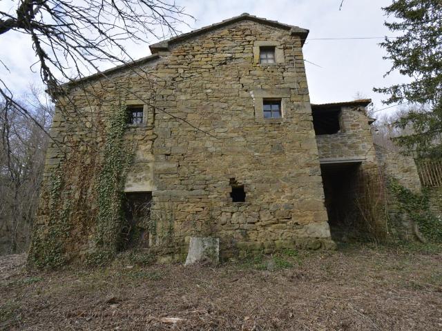 COLONICA in VENDITA a SUBBIANO Savorgnano di 8 vani
