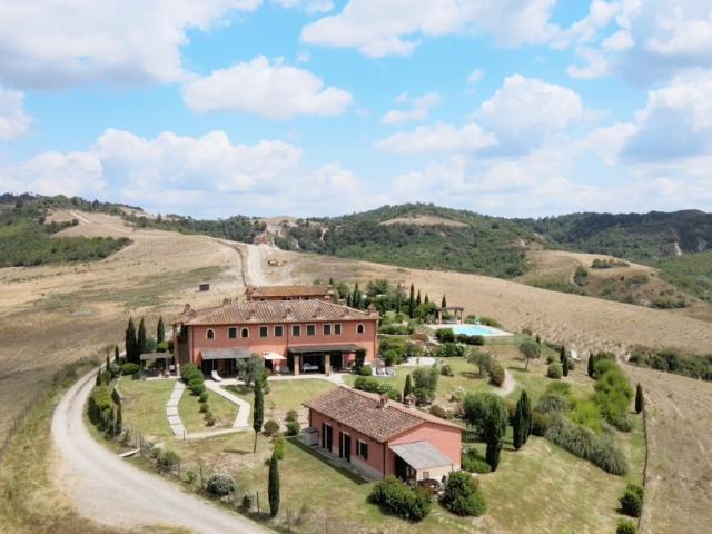 COLONICA in VENDITA a PALAIA di 4 vani