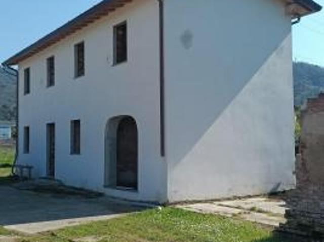 Colonica in vendita a Piano di Mommio Massarosa 120 mq Rif: 1401149