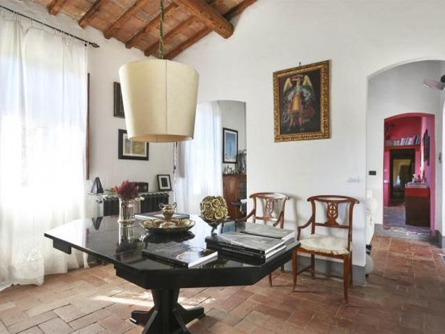 Colonica in Vendita in zona VACCIANO