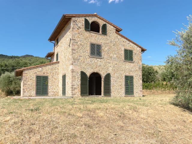 Colonica la Torretta 380m² Montanare