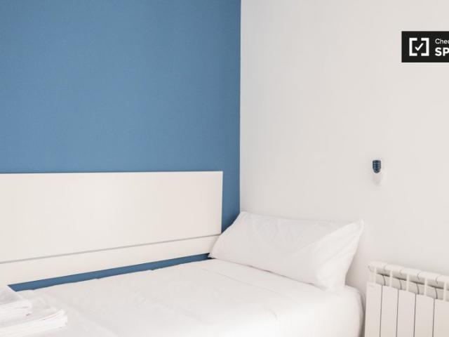 Colorida habitación en alquiler en el centro de madrid