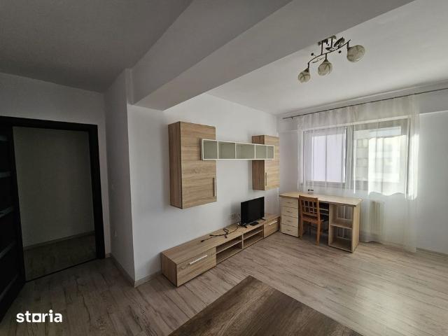 Copou Apartament 2 camere de închiriat, loc parcare inclusv, liber