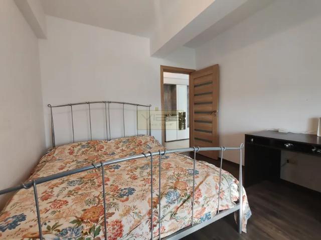 Copou Sadoveanu Apartament Decomandat + Parcare!
