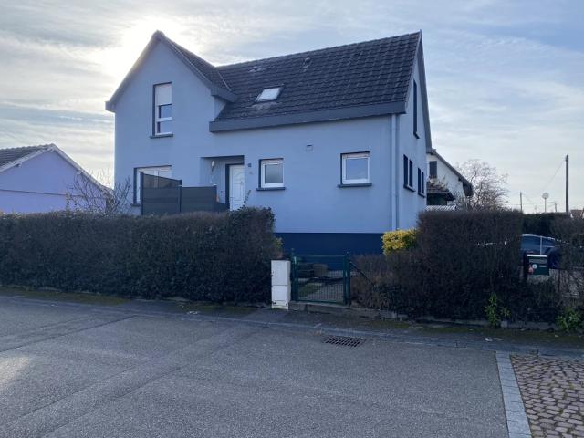 MAISON de 96 m2 sur terrain paysagé de 326 m2