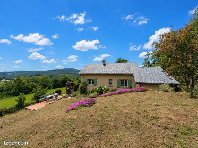 Coquette maison de campagne avec jardin et vue panoramique
