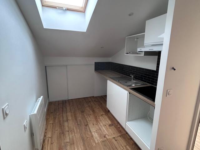 COQUET F3 MANSARDE RUE DE METZ