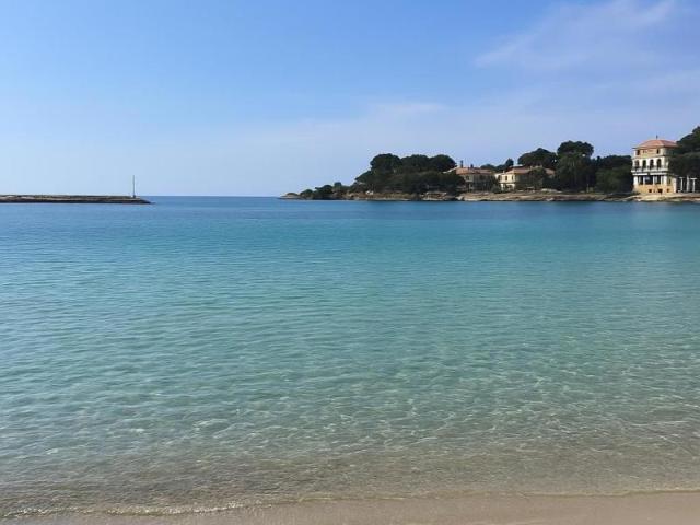 Coquet studio expo SUD coeur Bandol 170 000
