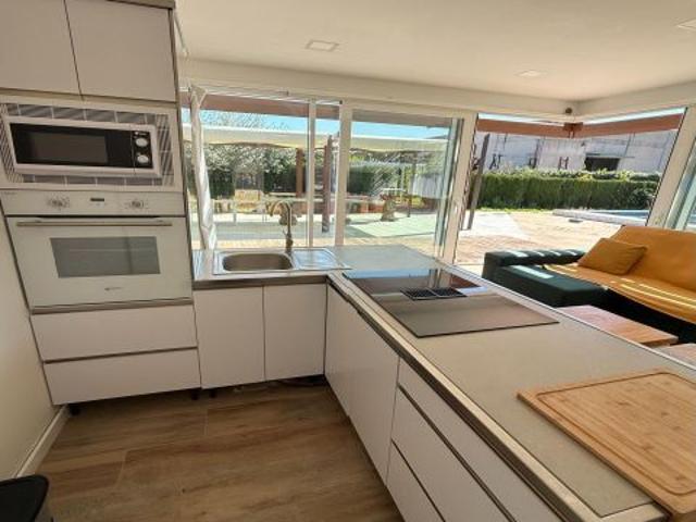 Coqueta parcela con casa y piscina junto a Villarubia no hipotecable