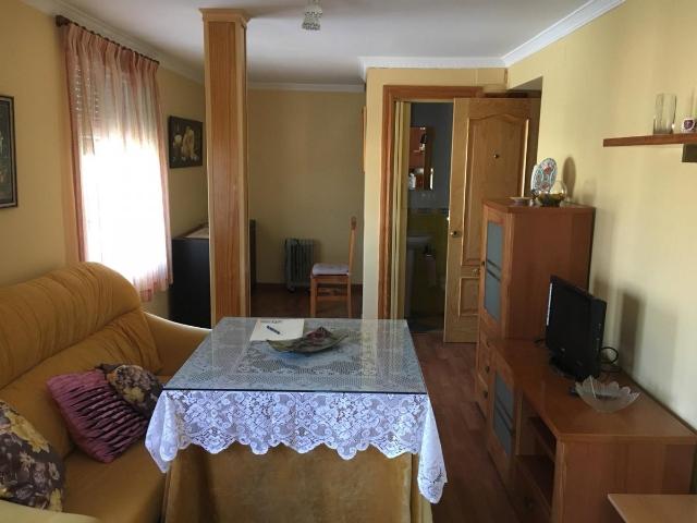 COQUETO APARTAMENTO EN HUETOR TAJAR UBICADO EN ZONA DEL POLIDEPORTIVO Y TOTALMENTE AMUEBLADO!