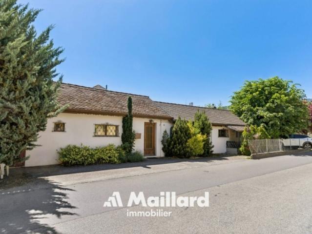 Cortaillod – freistehendes Dorfhaus mit Garage