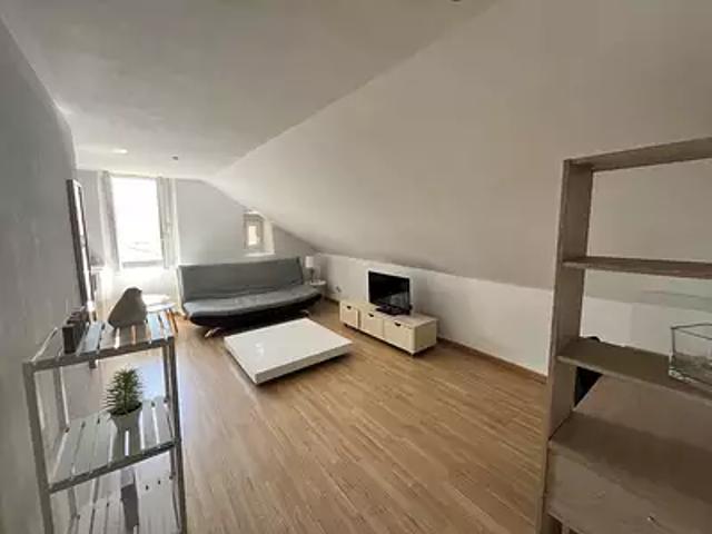 Corte 20250 Location appartement 1 pièce t1 au dernier étage