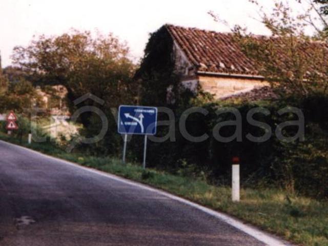 Corte in vendita a Caldarola via Pallotta
