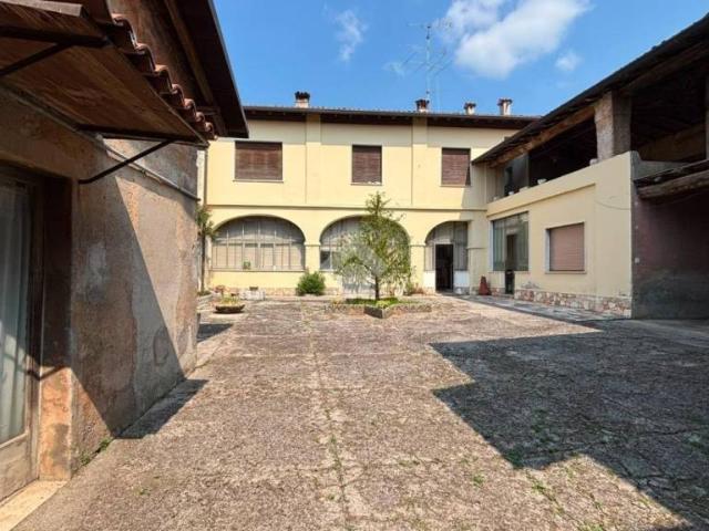 Corte in vendita a Botticino via m. Scarpari, 15