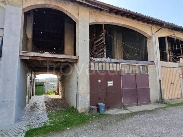 Corte in vendita a Montorfano