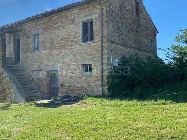 Corte in vendita a Montelupone
