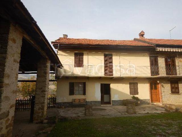 Corte in vendita a Perletto