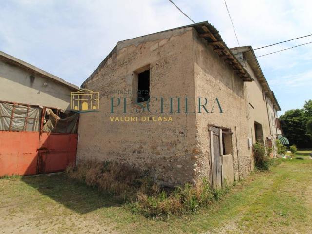 Corte in vendita a Valeggio sul Mincio