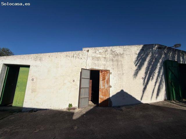 CORTIJO CON 63MIL METROS DE PARCELA, APARTAMENTOS, NAVES Y BODEGA