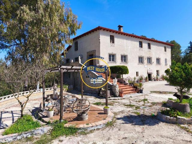Cortijo de alto standing de 1003 m2 en venta Alfafara, España
