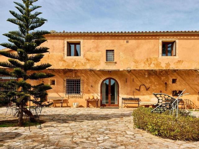 Cortijo de alto standing de 1019 m2 en venta Algaida, España