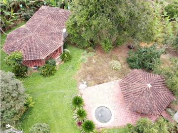 Cortijo de alto standing de 130000 m2 en venta Montenegro, Quindío Department
