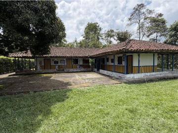 Cortijo de alto standing de 175360 m2 en venta Armenia, Colombia