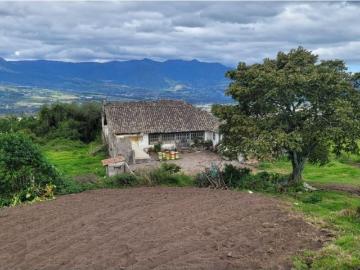 Cortijo de alto standing de 180000 m2 en venta Atuntaqui, Provincia de Imbabura