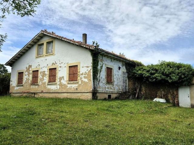 Cortijo de alto standing de 229 m2 en venta Oviedo, España