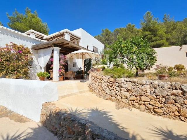 Cortijo de alto standing de 389 m2 en venta Santa Eulalia del Río, España