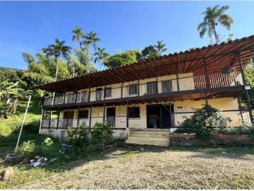 Cortijo de alto standing de 419839 m2 en venta Viterbo, Departamento de Caldas