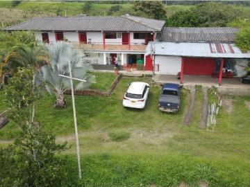 Cortijo de alto standing de 435200 m2 en venta Ulloa, Departamento del Valle del Cauca