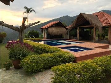 Cortijo de alto standing de 44800 m2 en venta Amagá, Departamento de Antioquia
