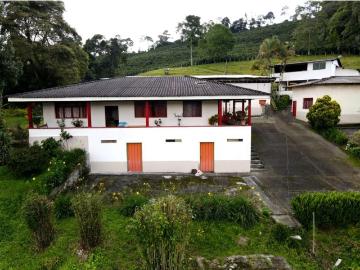 Cortijo de alto standing de 512000 m2 en venta Génova, Colombia