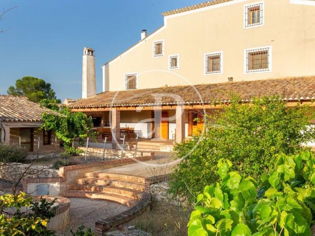 Cortijo de alto standing de 561 m2 en venta Utiel, Comunidad Valenciana