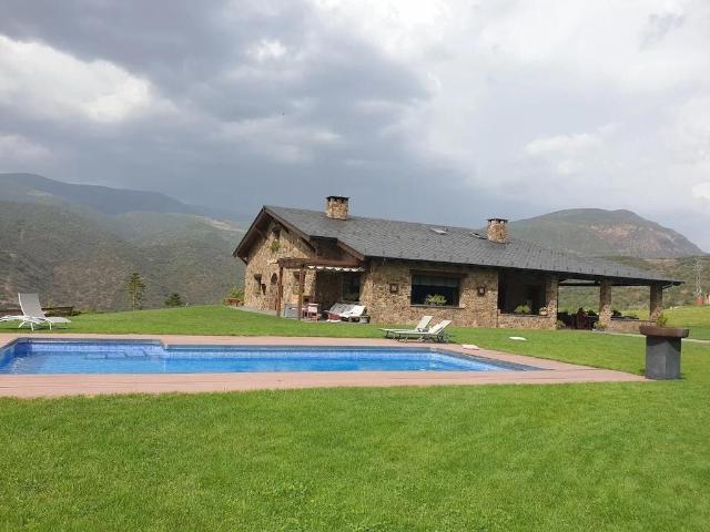 Cortijo de alto standing de 611 m2 en venta Alàs i Cerc, Cataluña