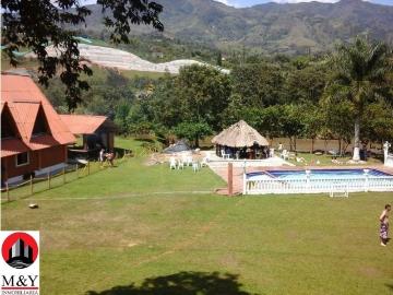Cortijo de alto standing en alquiler Barbosa, Departamento de Antioquia