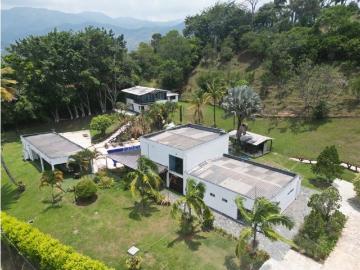 Cortijo de alto standing en venta Barbosa, Departamento de Antioquia