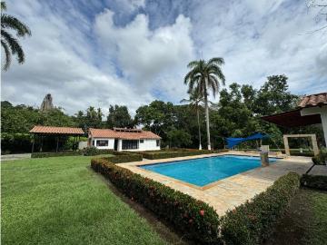 Cortijo de alto standing en venta Santa Fe de Antioquia, Colombia