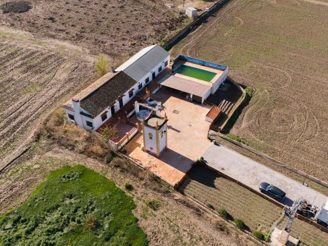 Cortijo grande más finca de 27000 metros