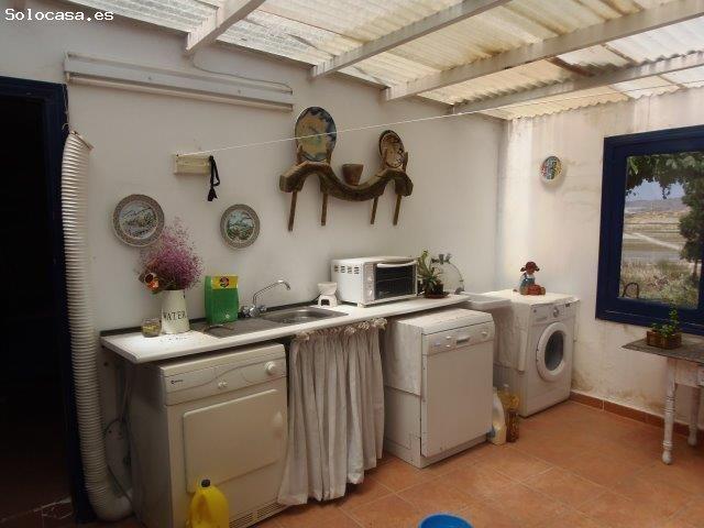 Cortijo Rural en venta de 5 habitaciones en Burjulú, Almería
