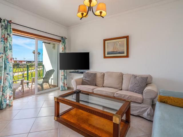 Coral Escape 3 Bedroom Apartment Beach View