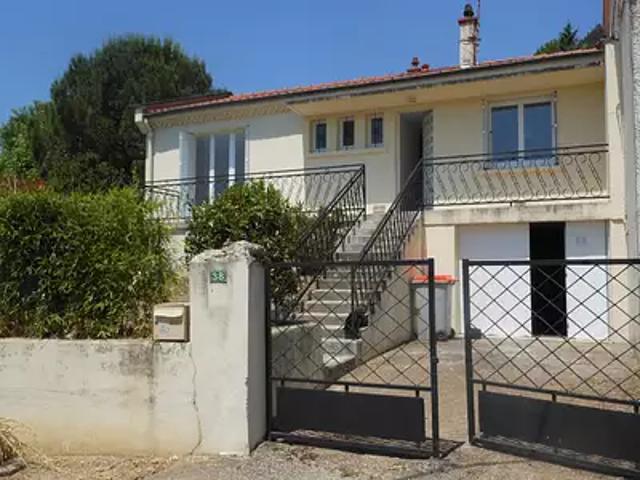 Corbarieu 82370 Location maison 4 pièces t4 au dernier étage terrasse