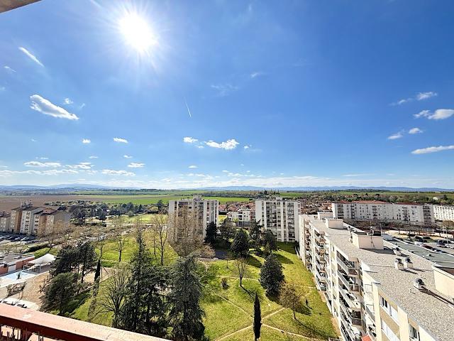 CORBAS Dernier étage Lumineux Vue exceptionnelle T4 90 m2 3 ch Balcon Parking