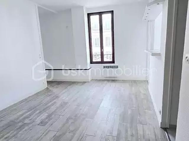 Corbeil Essonnes 91100 Achat / Vente appartement 2 pièces t2 au dernier étage
