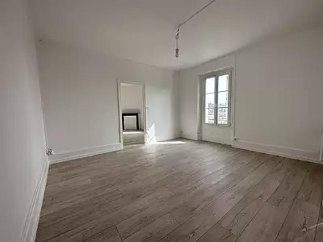 Corbeil Essonnes 91100 Location appartement 2 pièces t2 au dernier étage