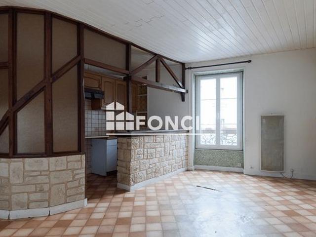 CORBEIL Grand 2 pièces en centre ville à vendre