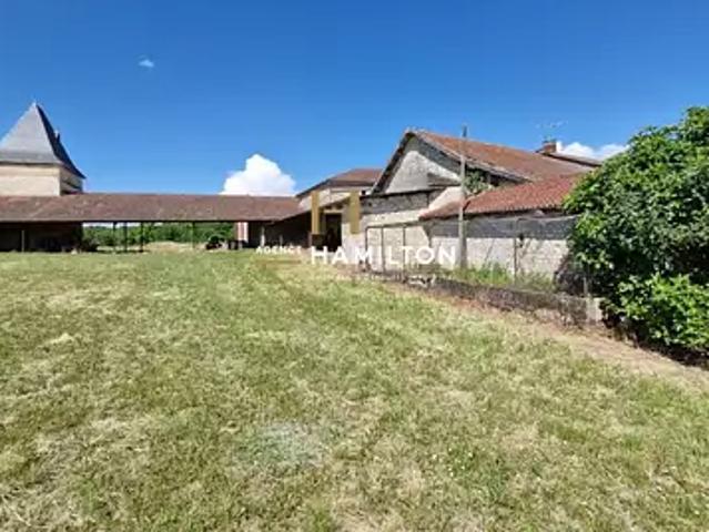 Cordes sur Ciel 81170 Achat / Vente maison 16 pièces t16 au dernier étage terrasse