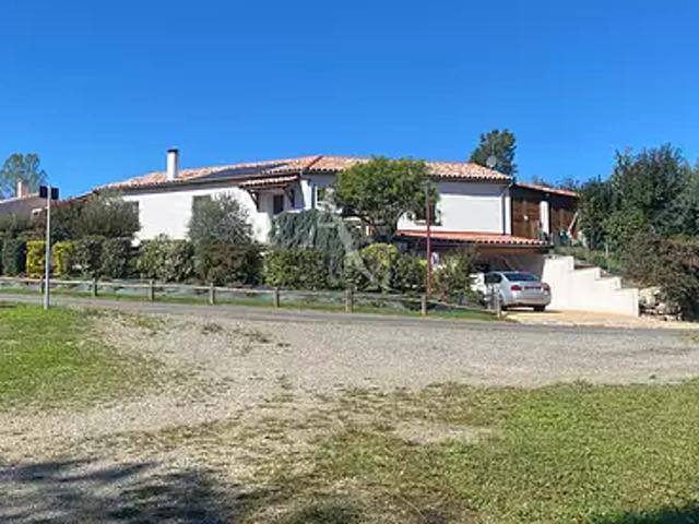 Cordes sur Ciel 81170 Achat / Vente maison 5 pièces t5 au dernier étage terrasse